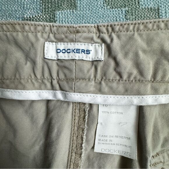 Dockers Woman’s Tan Shorts Casual SZ 16 - Picture 11 of 14